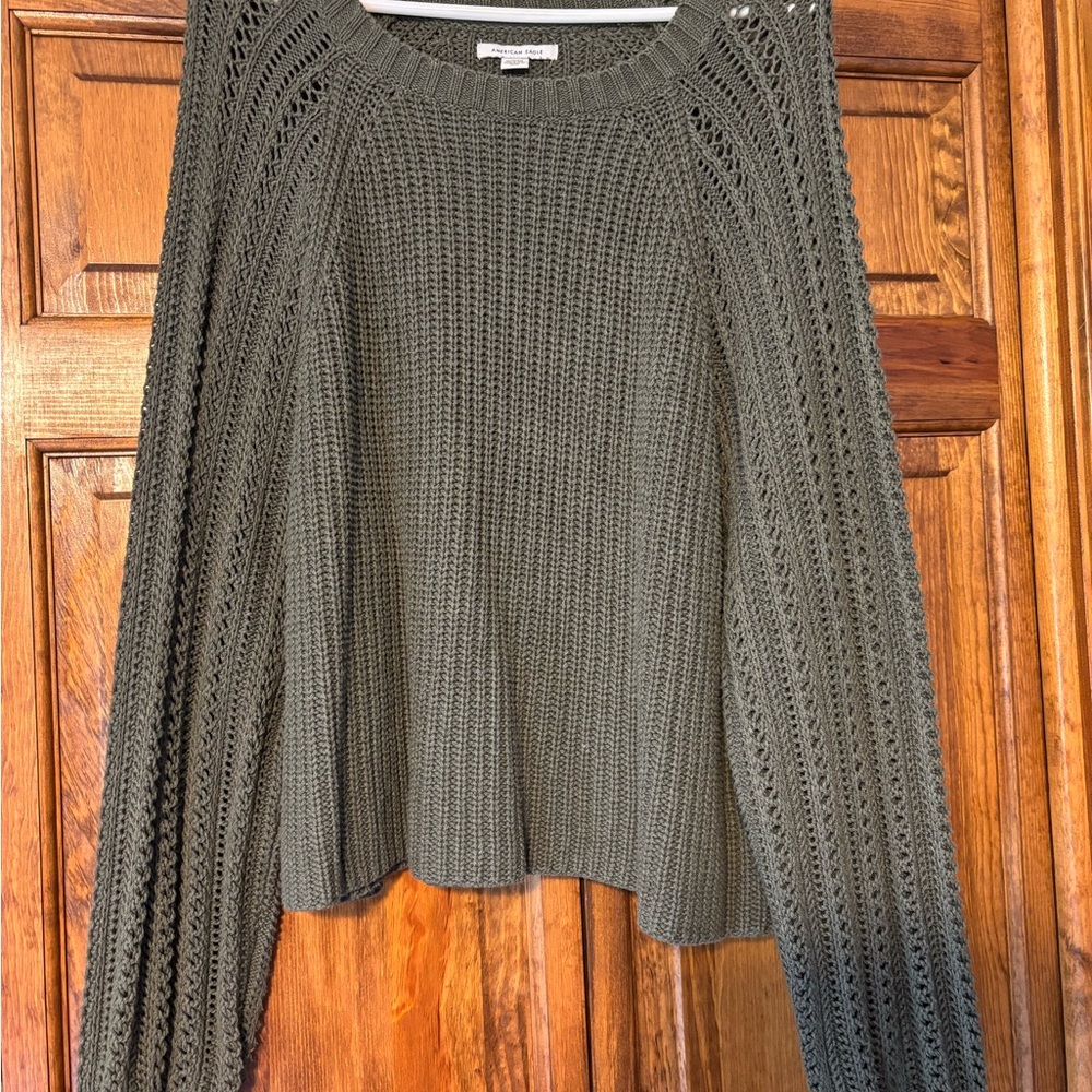 American Eagle Outfitters Green Crew Neck Sweater with Ribbed Knit